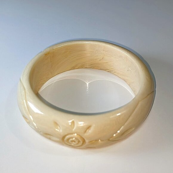 Carved Sun Bangle Ivory Celluloid Vintage Bracelet - Picture 1 of 5